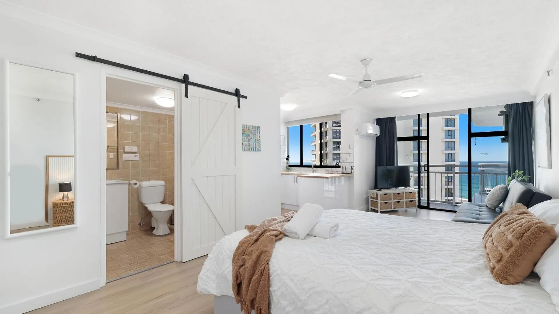 Apartment U1 - Relaxing “Seaview'S” From Your Balcony Gold Coast
